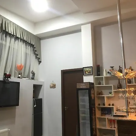 Appartment In Heart Of Тбилиси Экстерьер фото